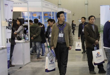 ��10�óɶ����H���yչʢ�r